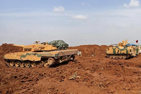 Xe quân sự Thổ Nhĩ Kỳ tham gia chiến dịch chống các tay súng người Kurd ở khu vực Afrin, Syria ngày 7/3 vừa qua. (Ảnh: AFP/TTXVN_)