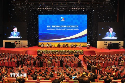 Thủ tướng Chính phủ Lào Thongloun Sisoulith phát biểu tại Phiên toàn thể. (Ảnh: TTXVN)