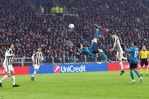Ronaldo ghi bàn tuyệt đẹp vào lưới Juventus. (Nguồn: EPA)