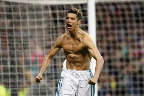 Ronaldo ghi bàn giúp Real Madrid giành vé vào bán kết.