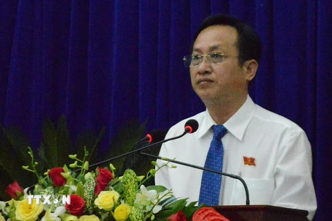 Ông Phạm Văn Thiều, Phó Chủ tịch Thường trực HĐND tỉnh Bạc Liêu nhiệm kỳ 2016-2021, phát biểu tại kỳ họp. (Ảnh: Huỳnh Sử/TTXVN)
