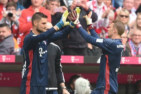 Sven Ulreich (phải) sẽ lại phải dự bị cho Neuer? (Nguồn: Kicker)