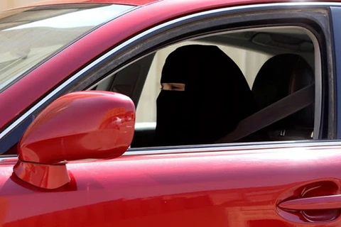 Một phụ nữ lái ôtô trên đường tại Riyadh, Saudi Arabia. (Nguồn: Reuters)