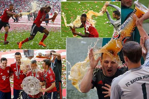 Cận cảnh màn tắm bia của Bayern Munich trong ngày nâng đĩa bạc