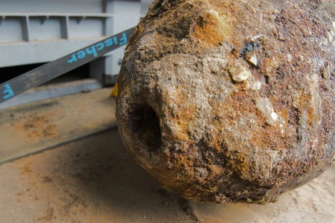 Quả bom được phát hiện trong lúc thi công công trình. (Nguồn: DPA)