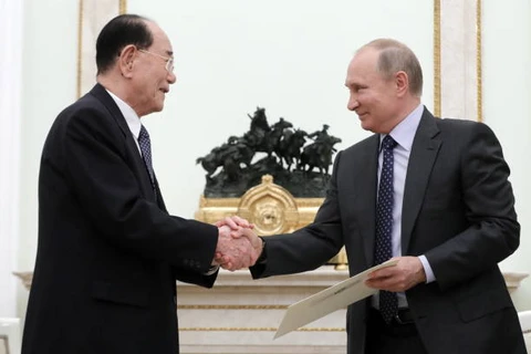 Tổng thống Nga Putin tiếp Chủ tịch Quốc hội Triều Tiên Kim Yong-nam. (Nguồn: Getty Images)