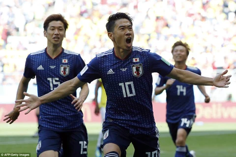 Kagawa và Osako (số 15) cùng ghi bàn giúp Nhật Bản giành chiến thắng.