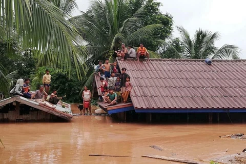 Đập Xe Pian-Xe Nam Noy đã bị vỡ và gây lụt nghiêm trọng tại 6 ngôi làng nằm trong quận.