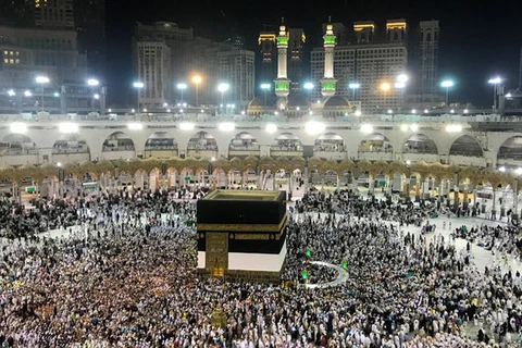 Các tín đồ Hồi giáo cầu nguyện tại Thánh địa Mecca. (Nguồn: Getty Images)