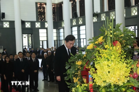 Thủ tướng Hàn Quốc Lee Nak-yeon viếng Chủ tịch nước Trần Đại Quang. (Ảnh: TTXVN)