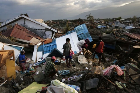 [Video] Indonesia lại hứng chịu động đất mạnh, 3 người thiệt mạng
