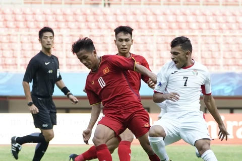 U191 Việt Nam (áo đỏ) buộc phải thắng mới có hy vọng đi tiếp. (Nguồn: AFC)