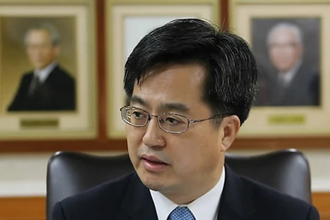 Bộ trưởng Tài chính Kim Dong-yeon bị cách chức. (Nguồn: Yonhap)