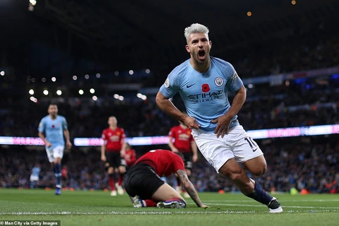 Aguero góp công giúp Man City hạ gục Quỷ đỏ.