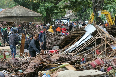Cận cảnh Indonesia tan hoang sau thảm họa núi lửa - sóng thần