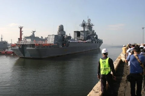 Tàu chiến Nga cập cảng Manila. (Nguồn: gmanetwork.com)