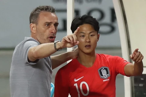 HLV Bento gọi bổ sung 'Messi Hàn Quốc' lên tuyển tham dự Asian Cup 2019. (Nguồn: Yonhap)