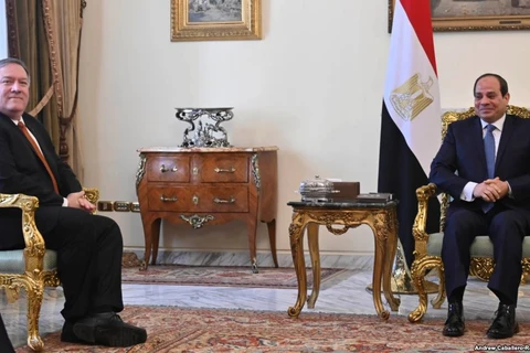 Mike Pompeo gặp Tổng thống Ai Cập Abdel Fattah al-Sisi. (Nguồn: Reuters)