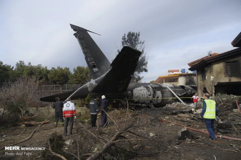 Hiện trường vụ rơi máy bay. (Nguồn: mehrnews.com)