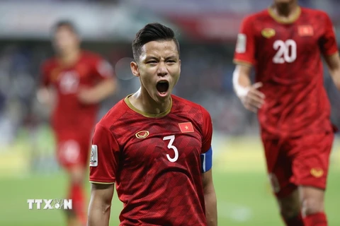 Quang Hải ấn định chiến thắng cho tuyển Việt Nam. (Ảnh: Hoàng Linh/TTXVN)