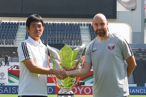 Huấn luyện viên Hajime Moriyasu của Nhật Bản và Felix Sanchez của Qatar. (Nguồn: AFC)