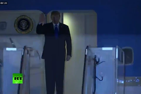 Video máy bay chở Tổng thống Mỹ Donald Trump đã đến Nội Bài