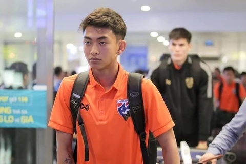U23 Thái Lan đặt chân đến Hà Nội.