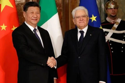 Tổng thống Italy Sergio Mattarella và Chủ tịch Trung Quốc Tập Cận Bình. (Nguồn: AP)