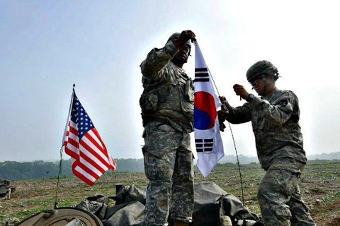 Binh sỹ Mỹ và Hàn Quốc trong 1 cuộc tập trận. (Nguồn: The Independent)