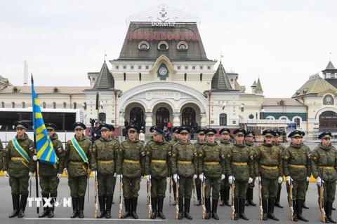 Quân nhân Nga tổng duyệt lễ đón nhà lãnh đạo Triều Tiên Kim Jong-un