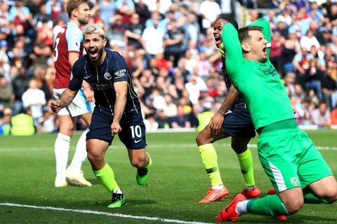 Aguero (số 10) đưa Man City trở lại ngôi đầu. (Nguồn: Getty Images)