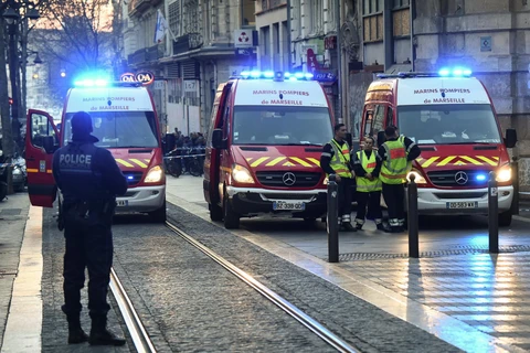 Cảnh sát Pháp làm nhiệm vụ tại Marseille. (Ảnh: AFP/ TTXVN)