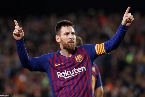 Messi mang ưu thế lớn về cho Barcelona.