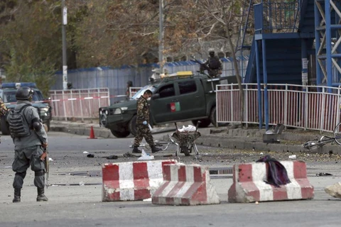 Hiện trường một vụ nổ ở Kabul. (Nguồn: AP)