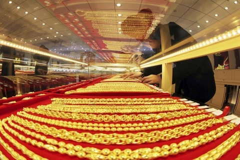 Một cửa hàng kinh doanh vàng tại Trung Quốc. (Nguồn: Reuters)