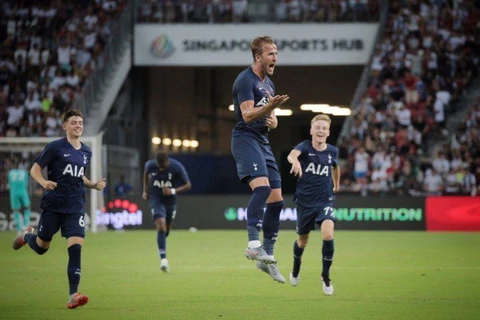 Kane lập siêu phẩm từ giữa sân, Tottenham thắng kịch tính Juventus
