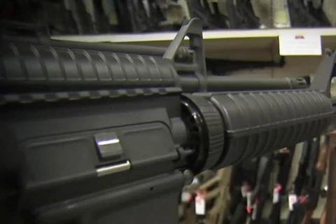 [Video] Chuỗi siêu thị Mỹ vẫn bán vũ khí sau thảm kịch xả súng