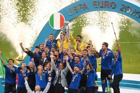 Hình ảnh đáng nhớ trong ngày đội tuyển Italy đăng quang EURO 2020