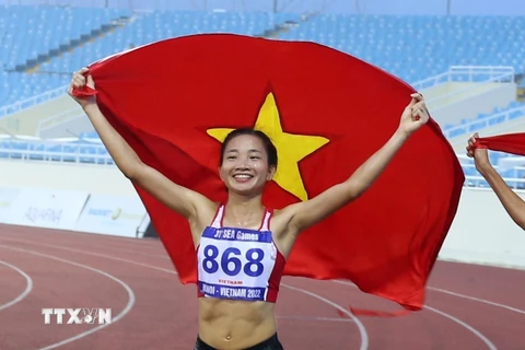 Nguyễn Thị Oanh vô đối trên đường chạy 1.500m và 5.000m SEA Games