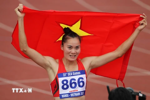 Quách Thị Lan bứt tốc giành HCV nội dung chạy 400m rào nữ