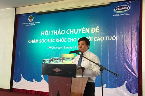 Ông Phan Nguyễn Minh Nhựt, Giám Đốc Kinh Doanh miền Hồ Chí Minh phát biểu tại hội thảo.
