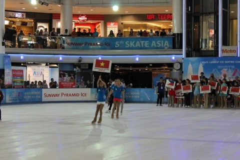 Đoàn Việt Nam tham dự lễ khai mạc Giải trượt băng châu Á Skate Asia 2016.