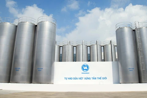 Hệ thống bồn lạnh chứa sữa tại Siêu nhà máy sữa Việt Nam (nhà máy MEGA)