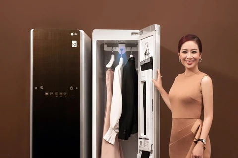 Tủ quần áo thông minh của LG có giá bán lên tới 50 triệu đồng. (Ảnh: LG)