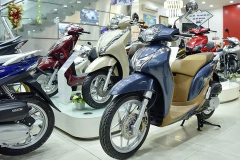 Honda SH Mode 2020 về đại lý với mức giá chênh đến cả chục triệu đồng so với giá đề xuất. (Ảnh: PV/Vietnam+)