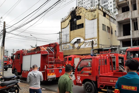 Các vụ cháy xảy ra tại quán karaoke gióng lên cảnh báo về tình trạng vi phạm đảm bảo an toàn phòng cháy chữa cháy tại những cơ sở hoạt động kinh doanh ngành dịch vụ này. (Ảnh: Chí Tưởng/TTXVN)