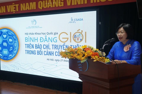Tiến sỹ Dương Kim Anh, Phó Giám đốc Học viện Phụ nữ Việt Nam phát biểu tại Hội thảo. (Ảnh: Việt Anh/Vietnam+)