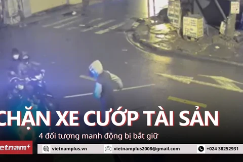 Hà Nội: Bắt nhóm thanh niên cầm phóng lợn chặn xe, cướp tài sản 