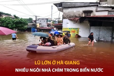 Bản tin 60s: Lũ lớn ở Hà Giang, nhiều ngôi nhà chìm trong biển nước