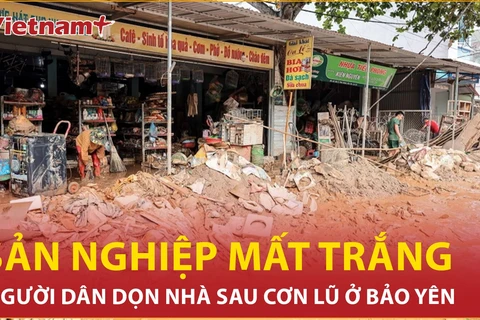 Người dân Lào Cai xót xa khi chứng kiến toàn bộ tài sản trôi theo dòng lũ